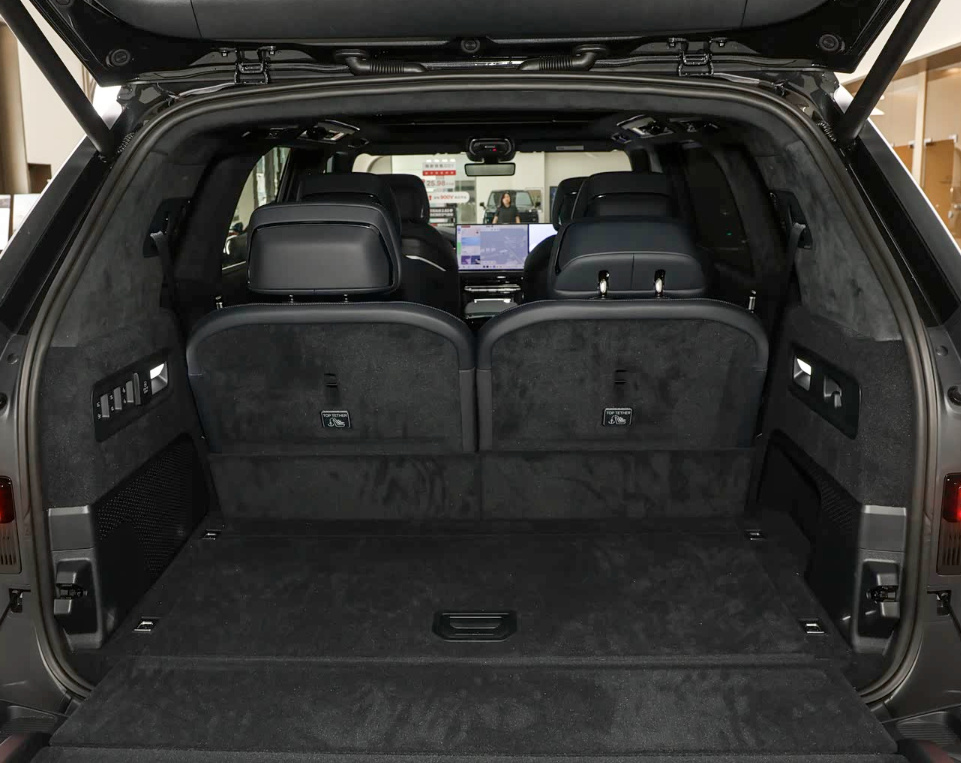 Zeekr 9X Hyper, серый