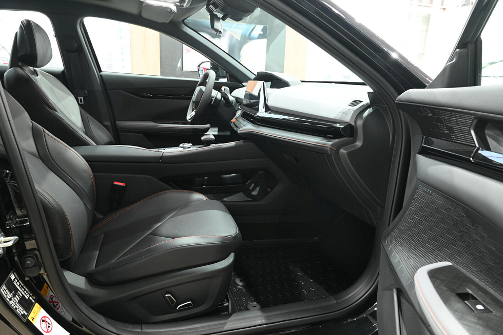 Changan UNI-V DLX, черный