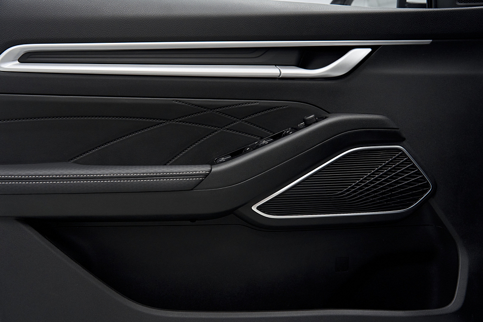 Geely Emgrand Flagship, белый