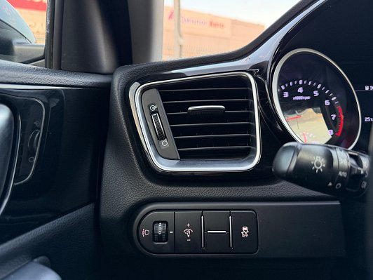 Kia Ceed Prestige, 2018 года, пробег 182000 км