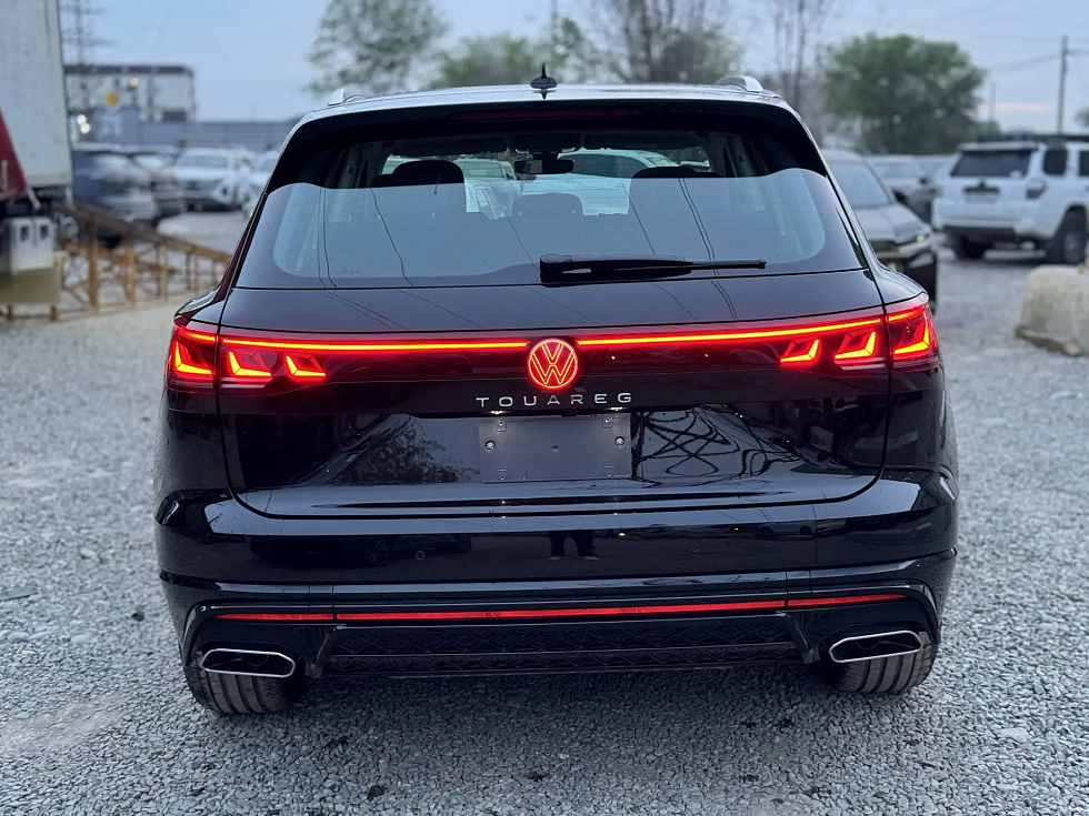 Volkswagen Touareg Sharp shadow version, черный