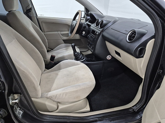 Ford Fiesta Comfort, 2004 года, пробег 220000 км
