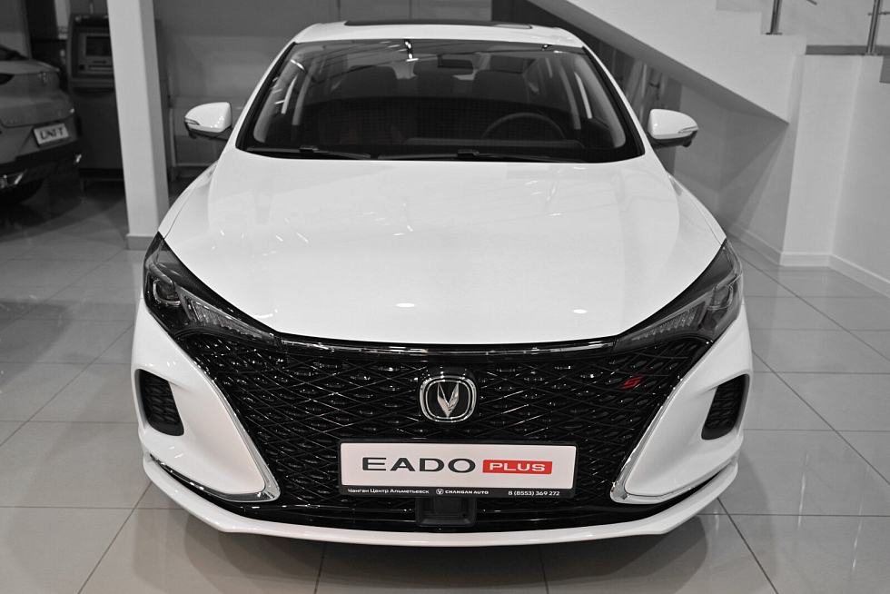 Changan Eado Plus Tech, белый