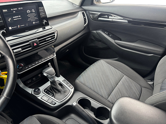 Kia Seltos Luxe, 2021 года, пробег 87328 км