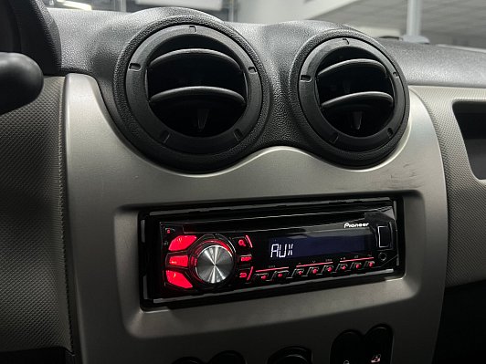 Renault Sandero Expression, 2011 года, пробег 137000 км