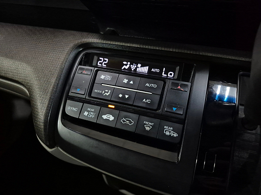 Honda Stepwgn, 2015 года, пробег 154637 км
