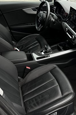 Audi A4 35 TFSI S tronic Edition One, 2020 года, пробег 124378 км