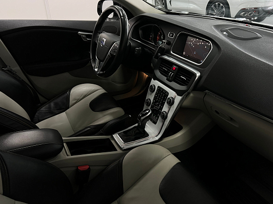 Volvo V40 Cross Country, 2013 года, пробег 156000 км
