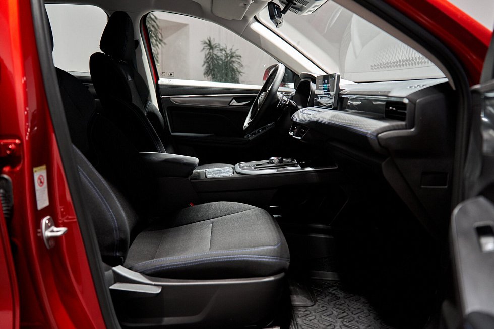 Haval Jolion Комфорт, красный