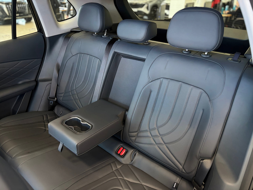 Geely EX5 Гибрид Макс EM-i, черный