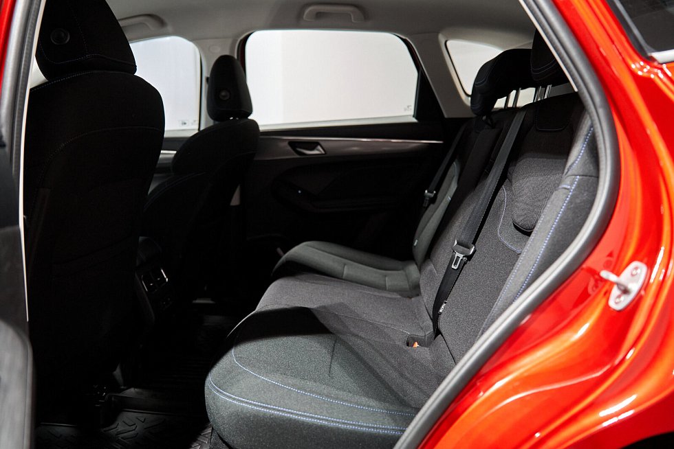 Haval Jolion Комфорт, красный