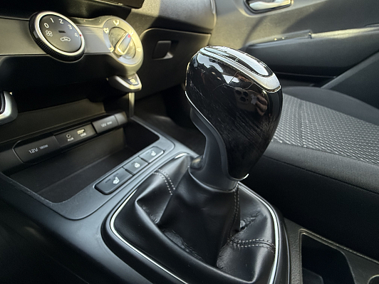 Kia Rio Luxe, 2017 года, пробег 128000 км