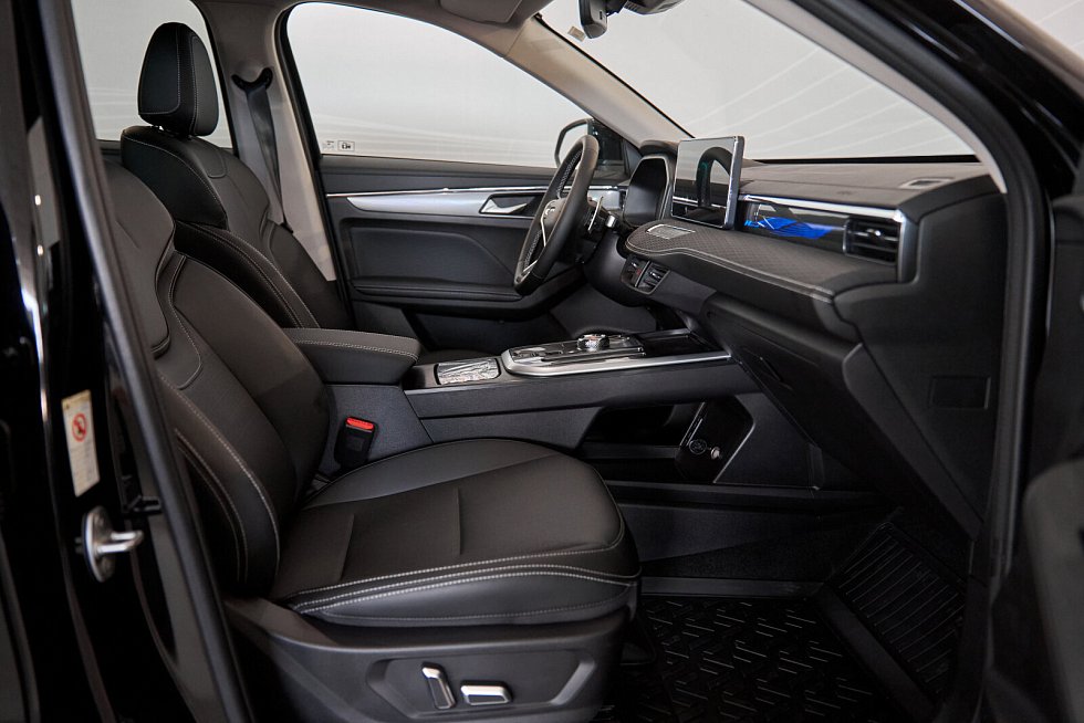Haval Jolion Техно +, черный