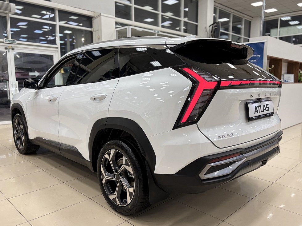 Geely Atlas Luxury, белый