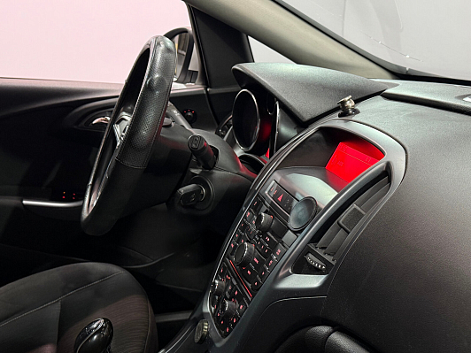 Opel Astra, 2012 года, пробег 146714 км
