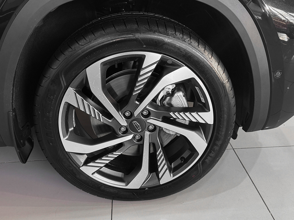 Geely Monjaro Люкс, черный