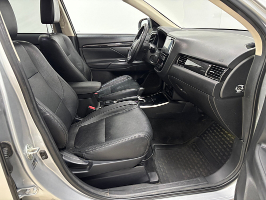 Mitsubishi Outlander Instyle, 2018 года, пробег 239865 км