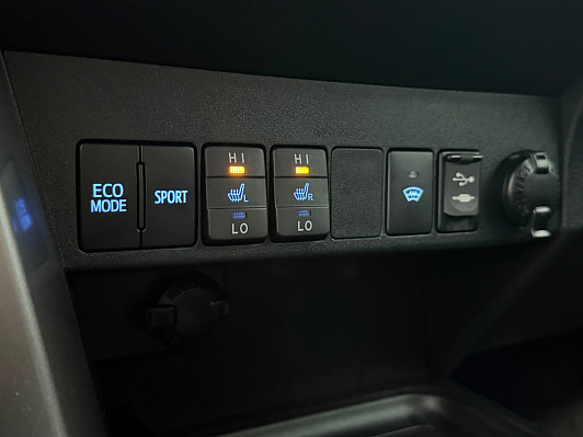 Toyota RAV4, 2017 года, пробег 125700 км