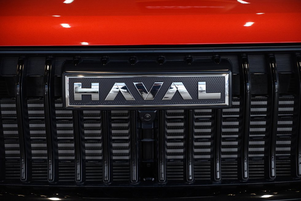 Haval Jolion Техно +, красный