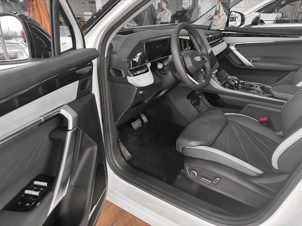 Geely Atlas Флагман, белый