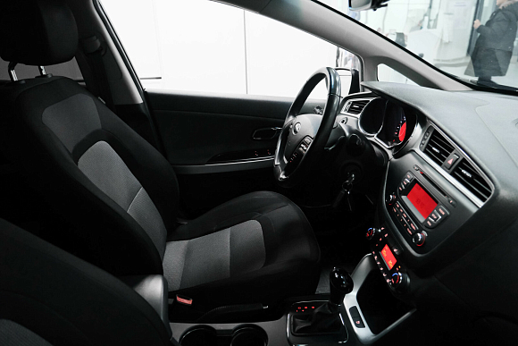 Kia Ceed Luxe, 2018 года, пробег 160283 км