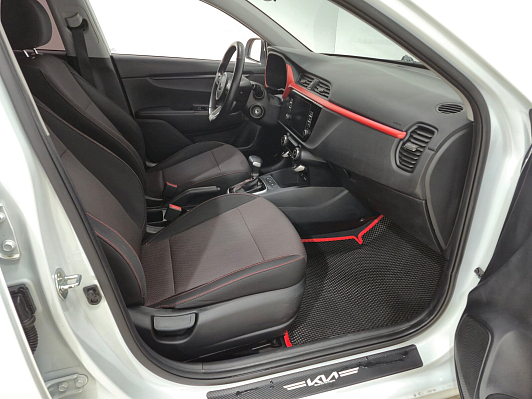 Kia Rio Luxe, 2020 года, пробег 59310 км