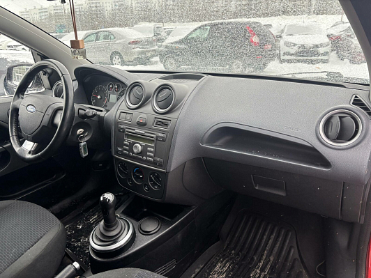 Ford Fiesta Ghia, 2007 года, пробег 102832 км