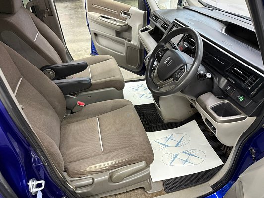 Honda Stepwgn, 2016 года, пробег 163270 км