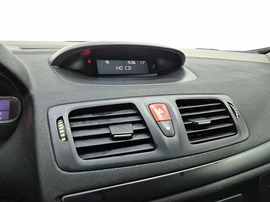Renault Megane, 2010 года, пробег 235128 км