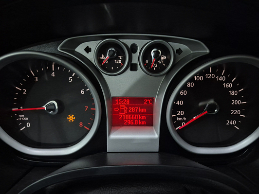 Ford Focus Comfort, 2011 года, пробег 210649 км