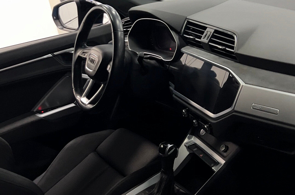 Audi Q3, 2019 года, пробег 115725 км