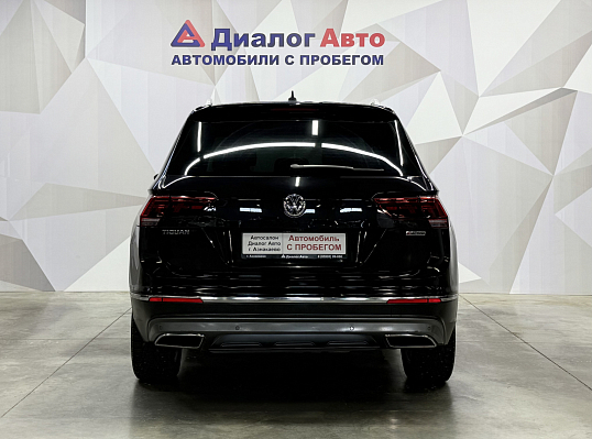 Volkswagen Tiguan Highline, 2018 года, пробег 124500 км