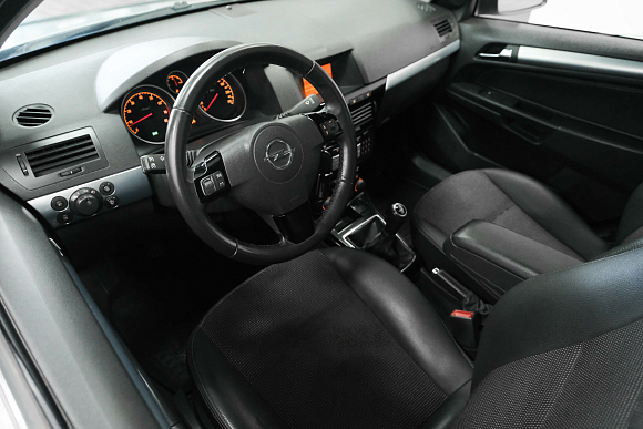 Opel Astra Cosmo, 2013 года, пробег 127000 км