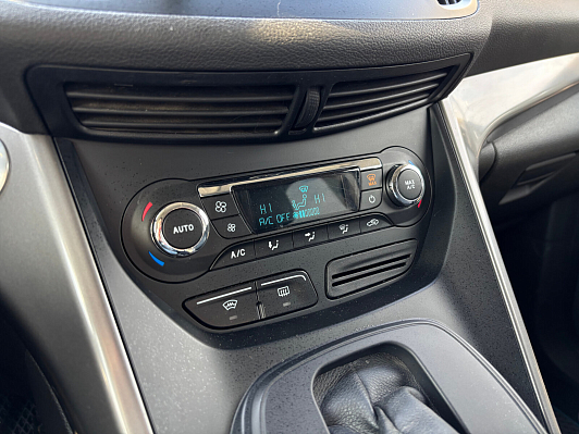 Ford Kuga Trend Plus, 2016 года, пробег 105000 км