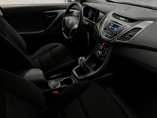 Hyundai Elantra, 2015 года, пробег 176500 км
