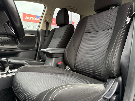 Mitsubishi Outlander Intense, 2018 года, пробег 172000 км