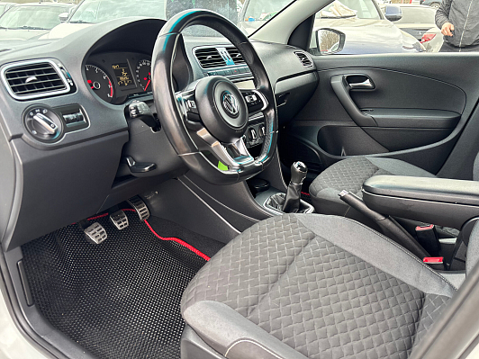 Volkswagen Polo Drive, 2018 года, пробег 135510 км