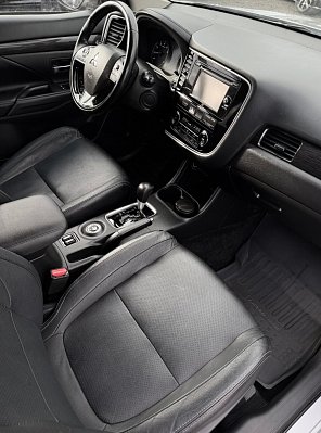 Mitsubishi Outlander Instyle, 2016 года, пробег 111826 км
