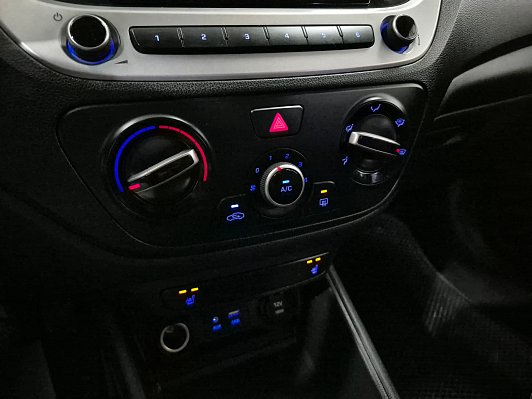 Hyundai Solaris, 2017 года, пробег 245617 км