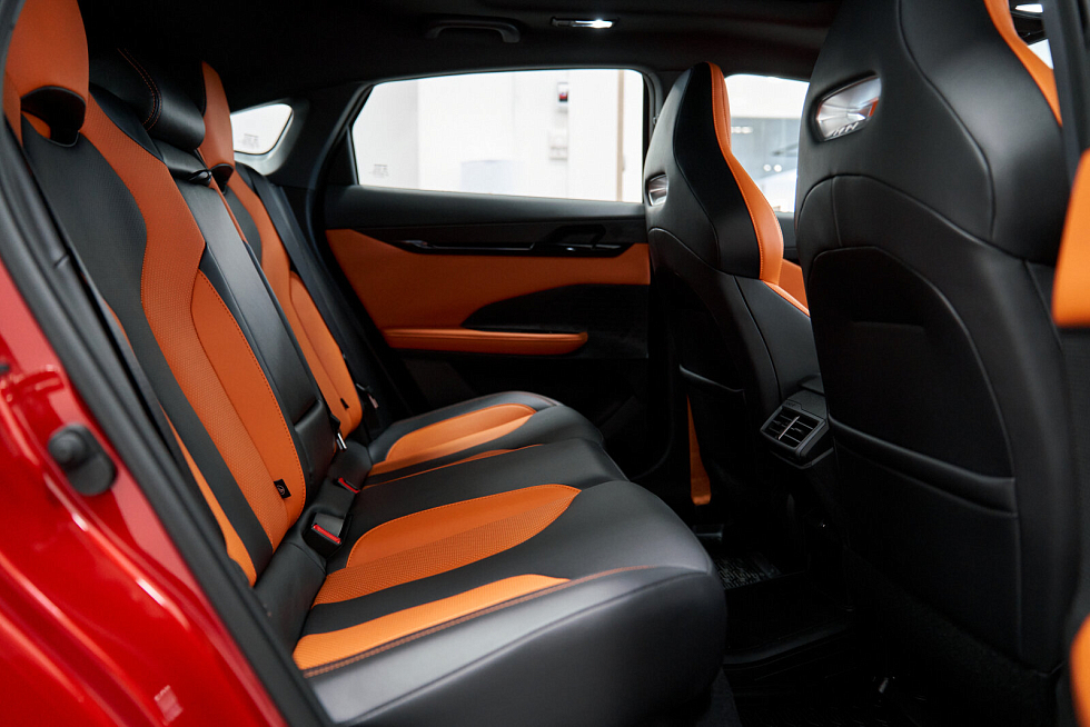 Changan UNI-V LX, красный