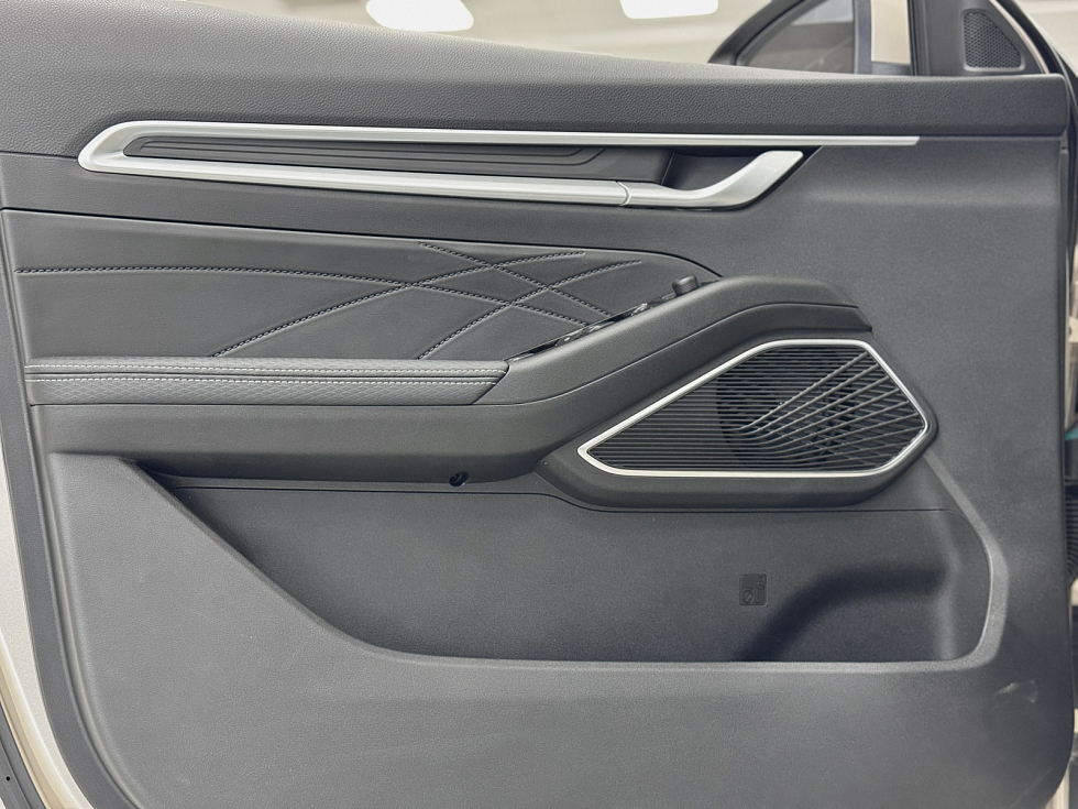 Geely Emgrand Luxury, бежевый