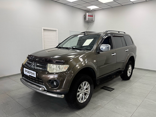 Mitsubishi Pajero Sport, 2014 года, пробег 195000 км