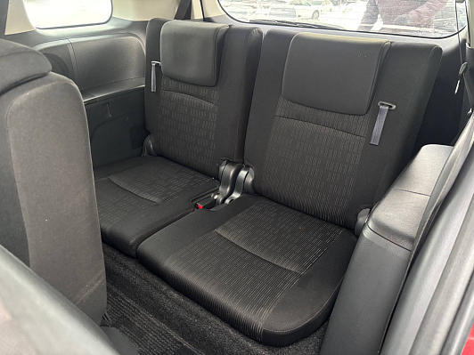 Toyota ISis, 2013 года, пробег 117800 км