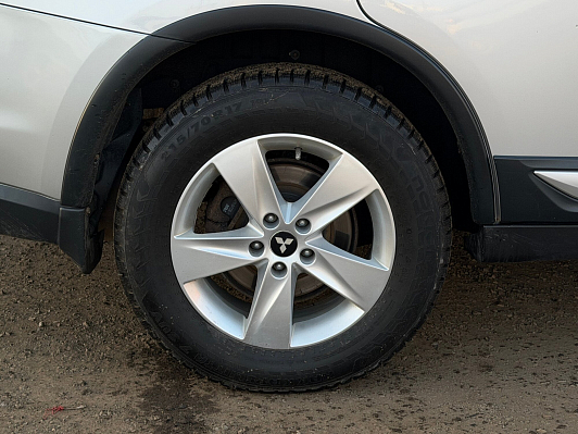 Mitsubishi Outlander Intense, 2016 года, пробег 210921 км