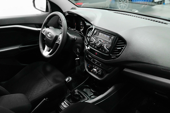 Lada (ВАЗ) Vesta Comfort, 2018 года, пробег 101000 км