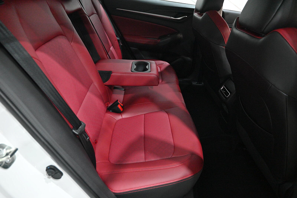 Changan Eado Plus Tech, белый