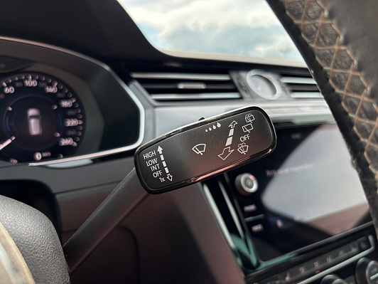 Volkswagen Passat, 2019 года, пробег 241690 км