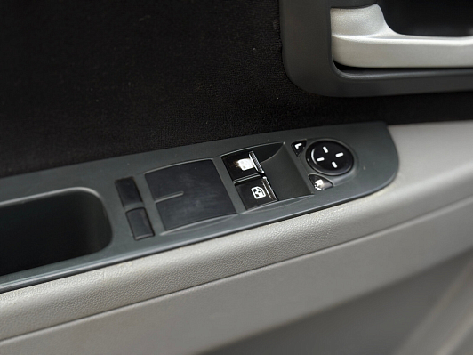 Lada (ВАЗ) Priora Люкс, 2011 года, пробег 199591 км