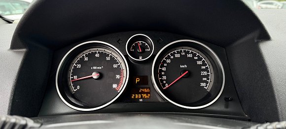 Opel Astra, 2014 года, пробег 233467 км