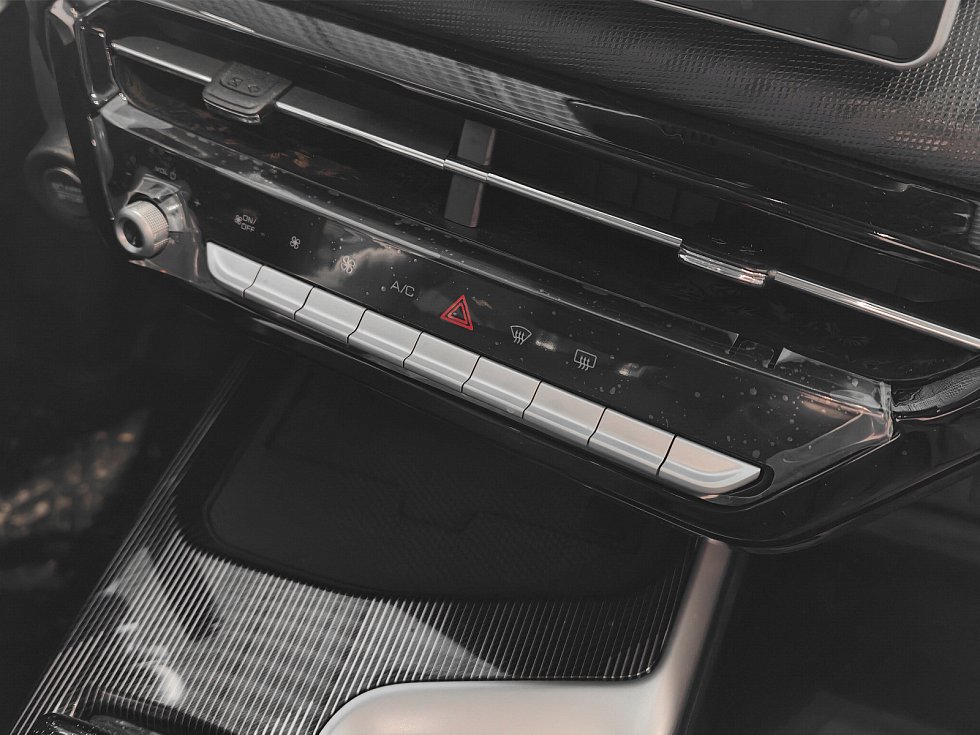 Haval Jolion Оптимум, красный